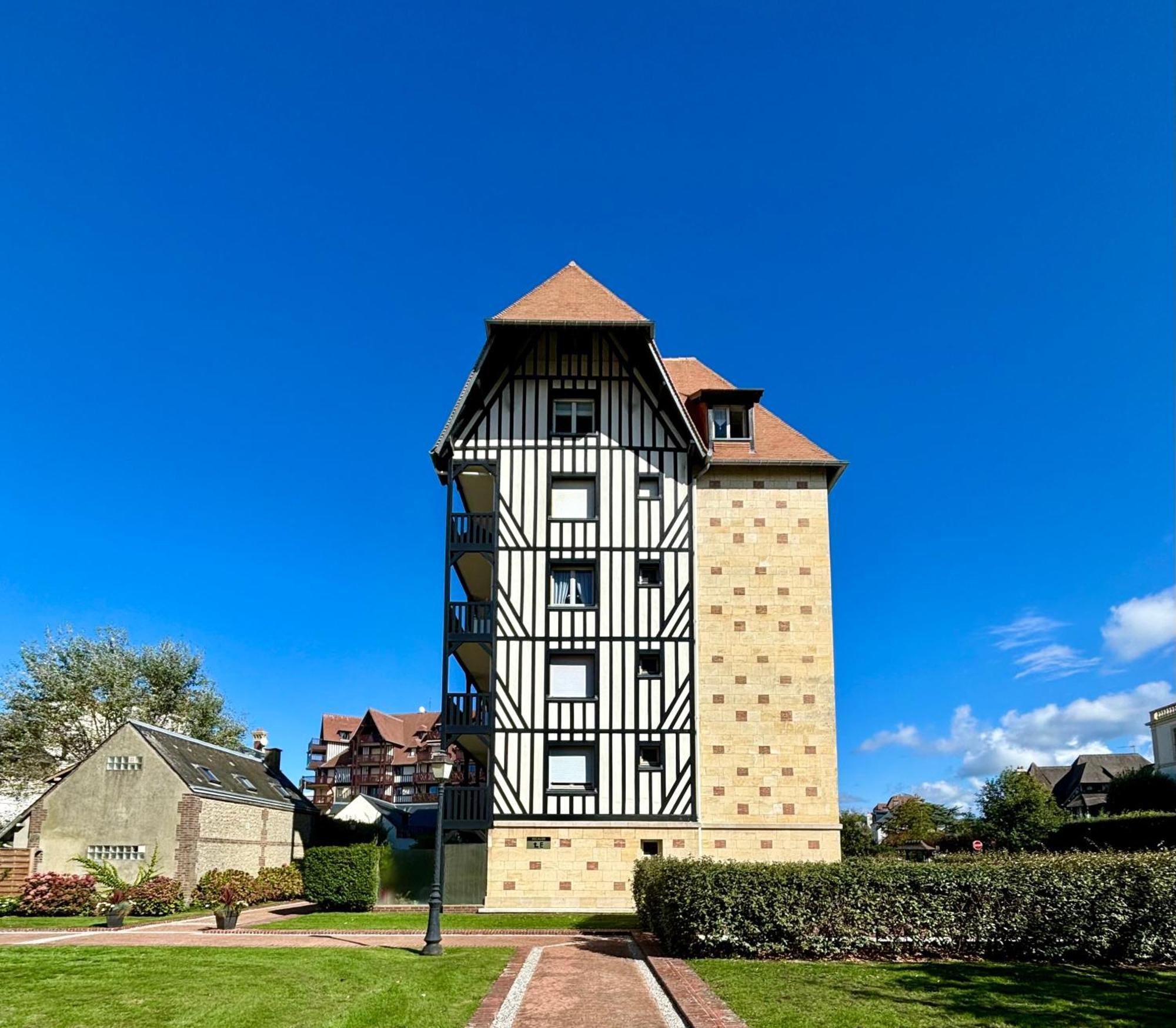 Studio En Rez De Jardin Deauville Centre Et Plage מראה חיצוני תמונה