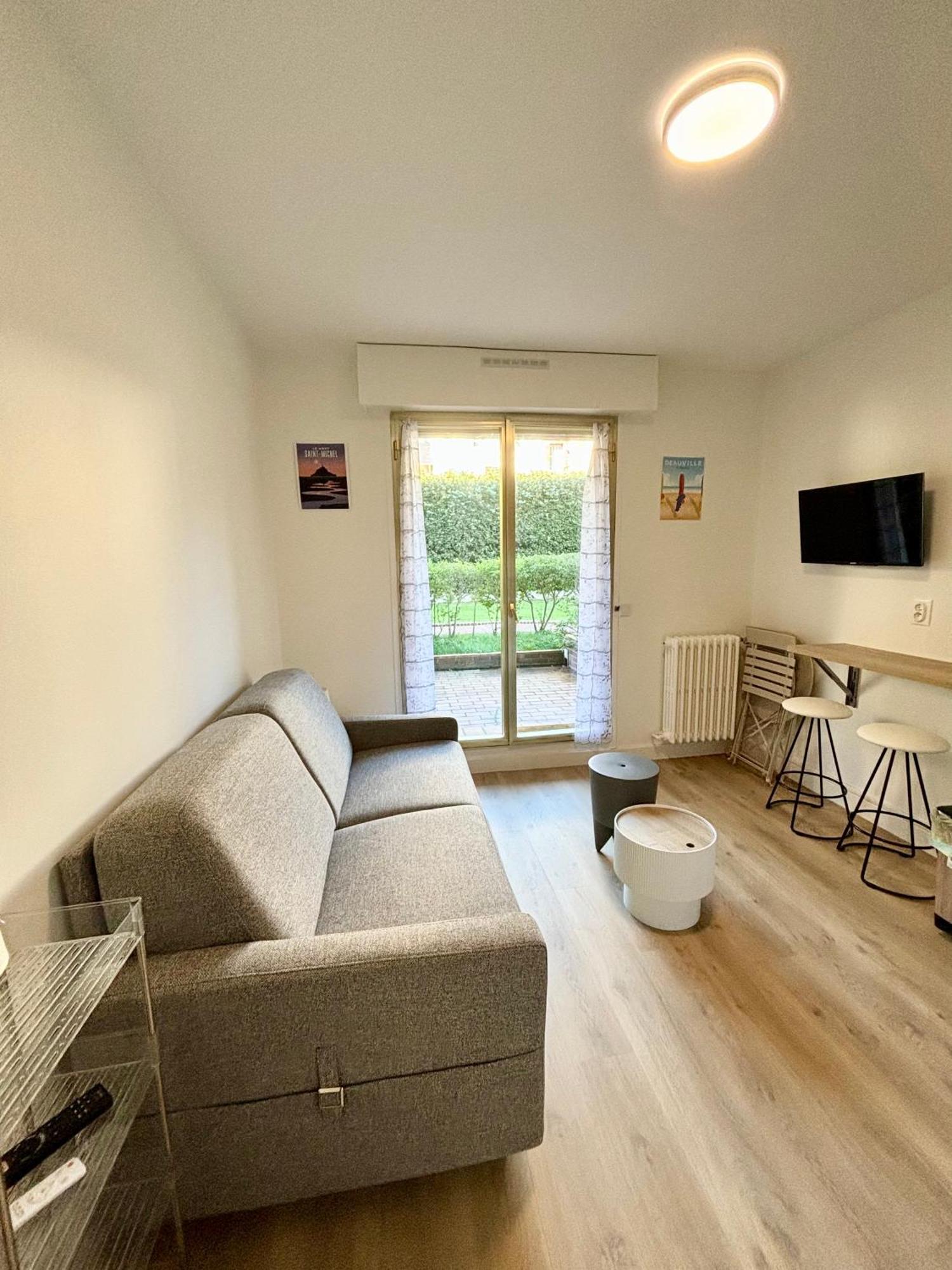 Studio En Rez De Jardin Deauville Centre Et Plage מראה חיצוני תמונה